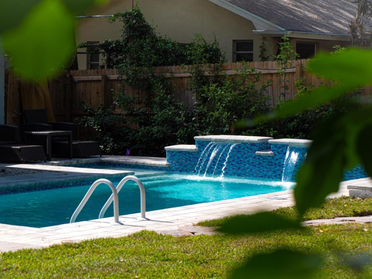 4 Bedroom Clearwater Vacation Home With Amazing Backyard Exterior photo