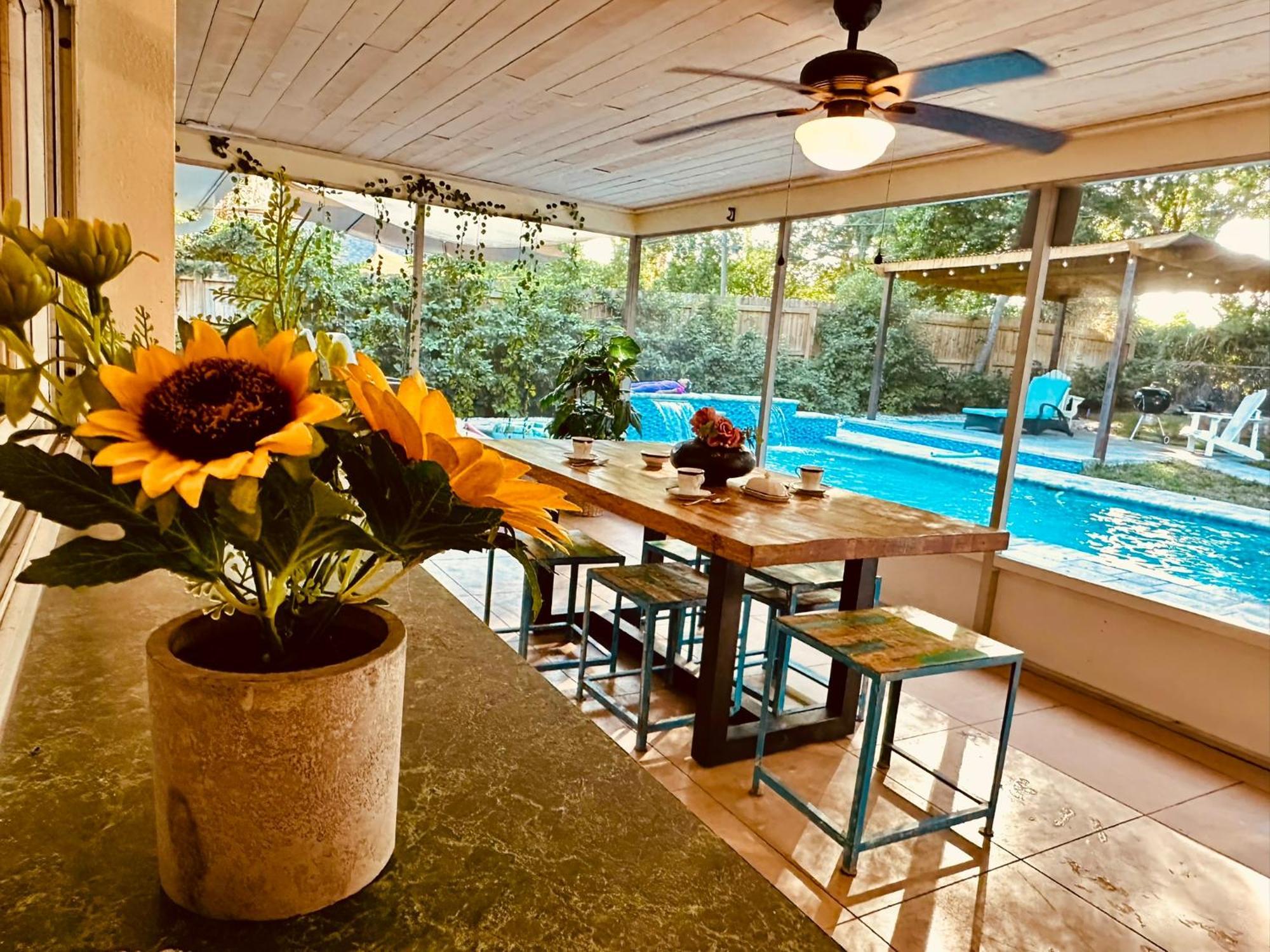 4 Bedroom Clearwater Vacation Home With Amazing Backyard Exterior photo